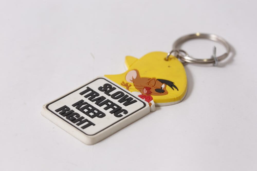 1996 Warner Bros Speedy Gonzales Keychain Slow Traffic Keep Right 260721-WH 177